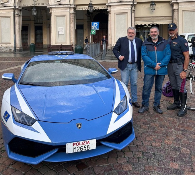 Torino: il rene per il trapianto della moglie arrivò sulla Lamborghini Huracan, il “grazie” del marito