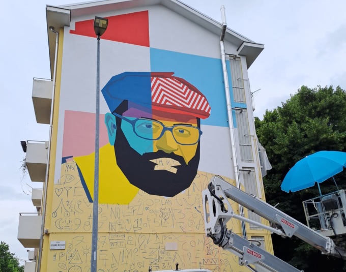 Al quartiere Cristo di Alessandria un murale con il volto di Umberto Eco
