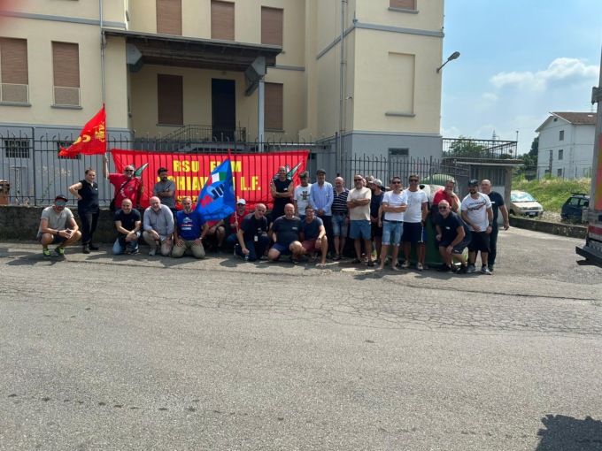 Nuovo sit-in dei lavoratori della Schiavetti di Stazzano contro il licenziamento di 14 operai