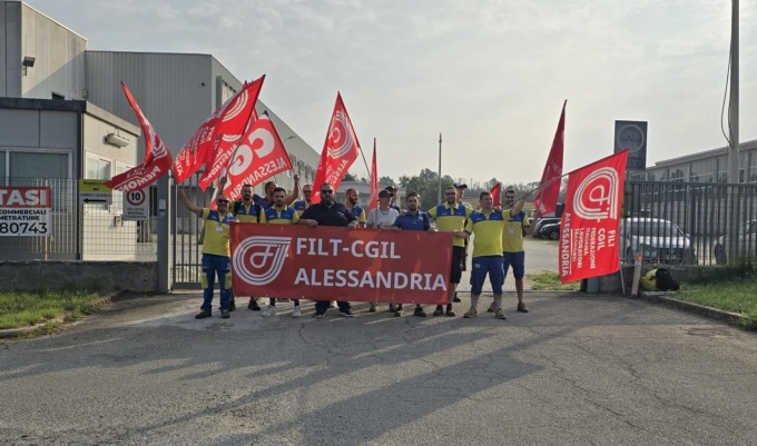 Carichi di lavoro eccessivi e mancanza di sicurezza: sciopero dei corrieri della Sda di Quattordio