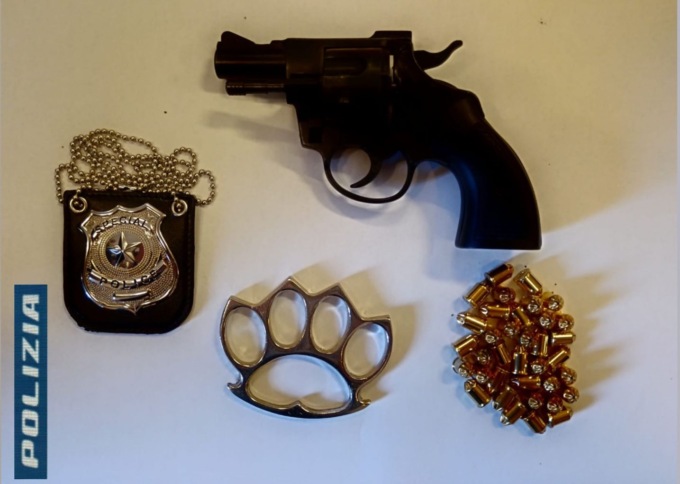 Ronde anti spaccio nella periferia di Torino: indagate tre persone per usurpazione di funzioni pubbliche