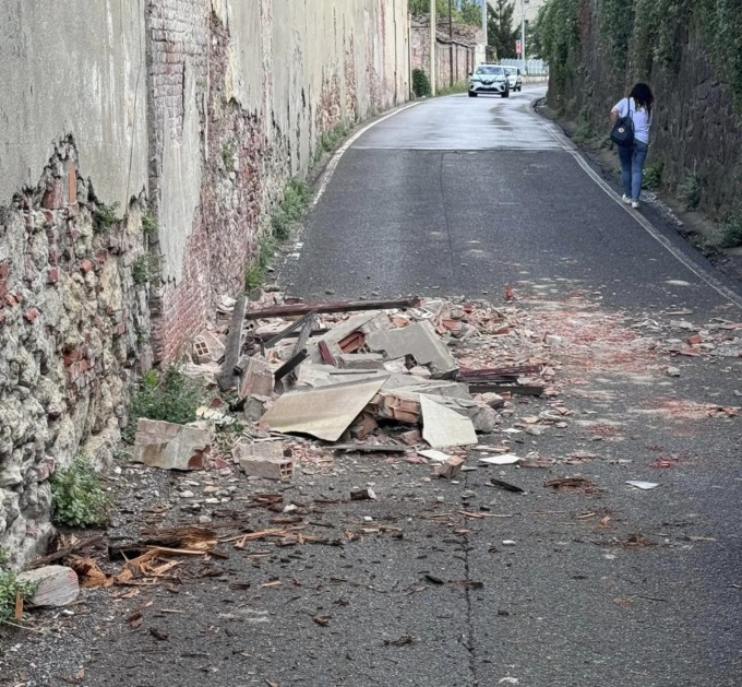 Crolla una parte dell’ex distilleria Inga di Serravalle Scrivia, Bocca: “Ennesima tragedia sfiorata”