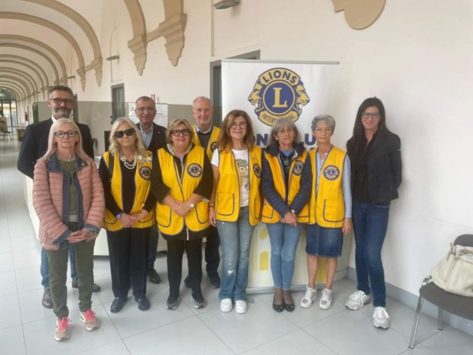 Progetto “Diecidecimi” a Tortona: volontari Lions raccolgono le domande