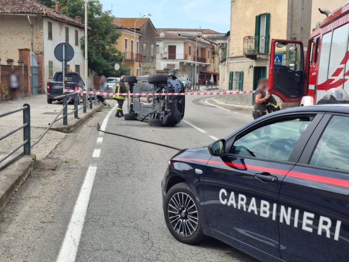 Incidente a Mirabello Monferrato: auto si ribalta lungo la Sp 31