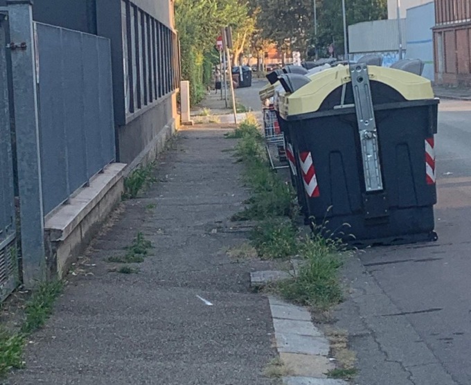 Lega Alessandria: “Marciapiedi rotti e panchine pericolanti: la città non si merita questo degrado”