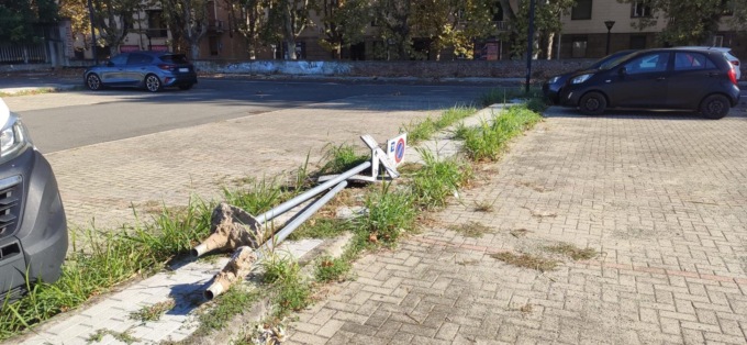 Lega, parcheggio Tiziano: “Disagi per i pendolari e pessimo biglietto da visita per la città”