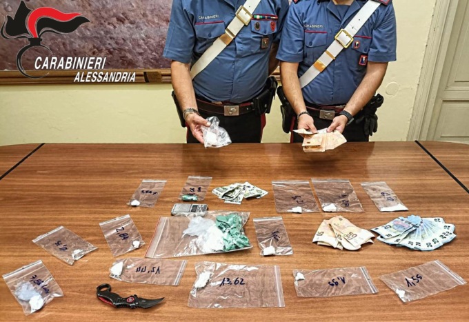 Tortona: “Stiamo andando in piscina”, ma in casa avevano 10mila euro di cocaina