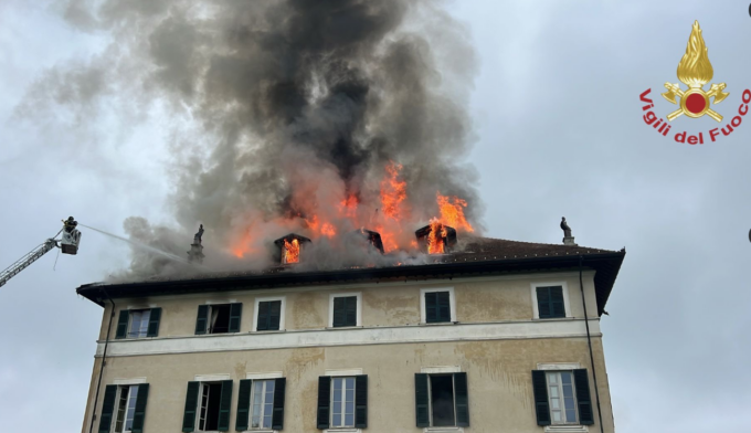 Gavi: in fiamme la storica Villa Lomellina