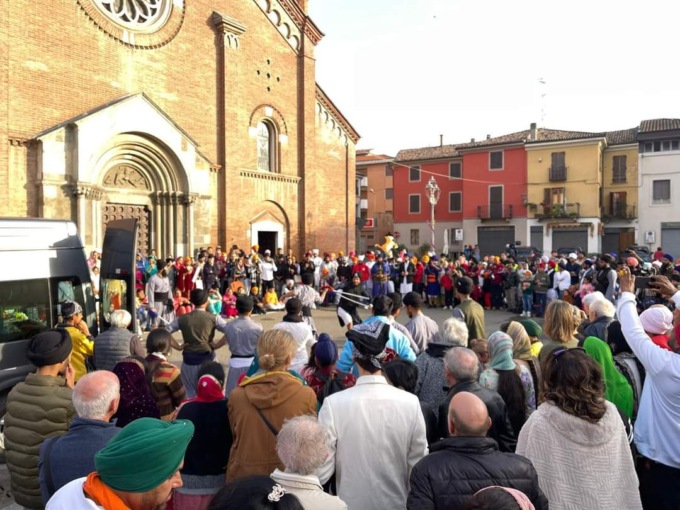 Oltre 300 fedeli di religione Sikh in corteo a Castelnuovo Scrivia