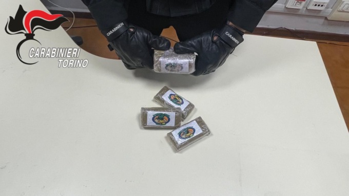 Lotta allo spaccio di stupefacenti: quattro arresti nel Torinese