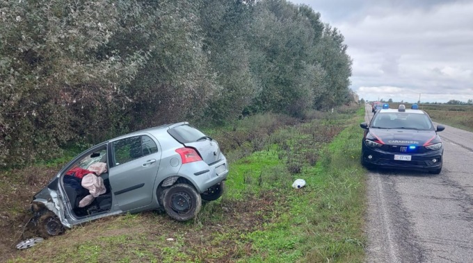 Pomaro Monferrato: 77enne perde il controllo dell’auto e finisce fuori strada
