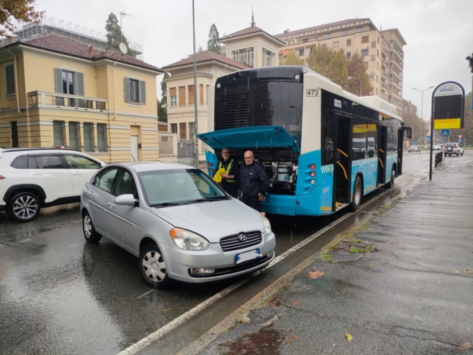 Incidente tra autobus e auto in spalto Borgoglio ad Alessandria