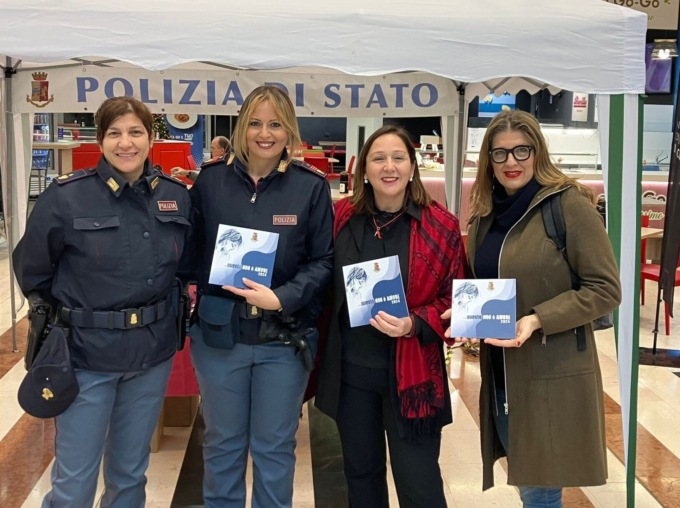 Alessandria, la Polizia al “Panorama” per la “Giornata internazionale per l’eliminazione della violenza sulle donne”