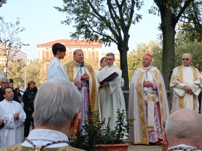Folla di fedeli all’apertura della Porta Santa del Duomo di Alessandria