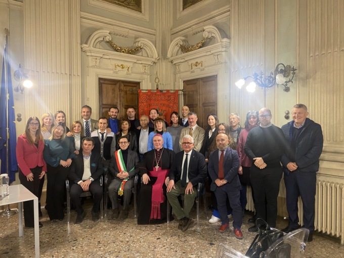 Casale Monferrato: la visita del vescovo Gianni Sacchi al Consiglio comunale