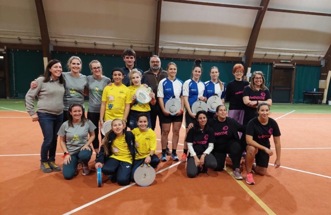 Giovani tamburelliste in azione a Capriata d’Orba