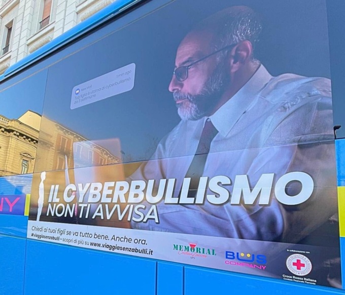 Sugli autobus della provincia di Alessandria la campagna contro il cyberbullismo