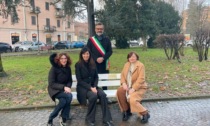 Inaugurata a Tortona la panchina “amica dell’allattamento materno"