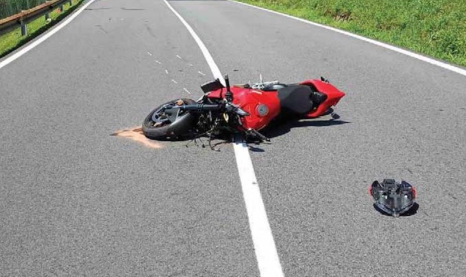 Patteggia il motociclista che causò l’incidente in cui morì il vercellese Mario Tamarindo