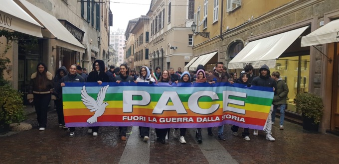 “Fuori la guerra dalla storia”: una camminata per la pace a Novi Ligure