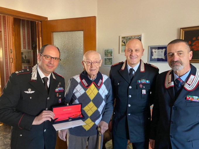 Un secolo di fedeltà all’Arma per il Carabiniere in congedo Natale Toccalino, che compie 101 anni