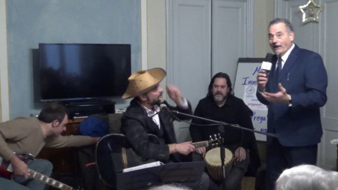 Gli auguri in musica del centro amicizia anziani di Ovada