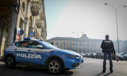 Alessandria: dà in escandescenza e aggredisce i poliziotti, bloccato con il taser