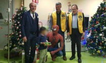 E' arrivato l'Uomo Ragno ad Alessandria e ad Acqui: lo stupore dei bimbi dell'Ospedaletto