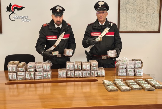 Arrestato un 43enne per spaccio dai Carabinieri di Venaria: sorpreso con 60 chili di droga
