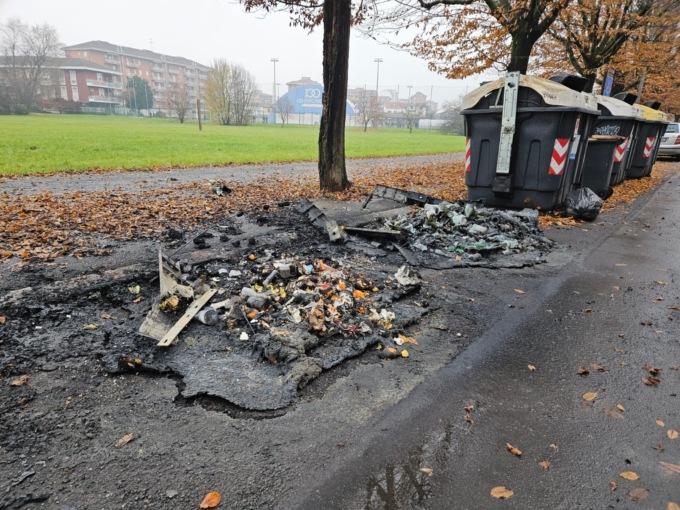 Altri cassonetti bruciati nella notte nei quartieri Cristo ed Orti ad Alessandria