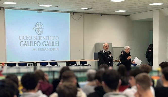 Educazione alla legalità: i Carabinieri incontrano gli studenti del liceo Galilei di Alessandria