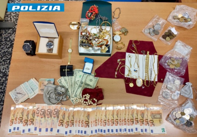 Tenta di derubare una coppia di anziani: arrestato dalla Polizia di Torino