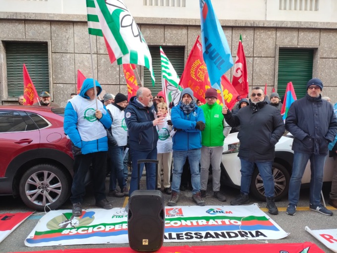 Metalmeccanici in sciopero dopo la rottura delle trattative