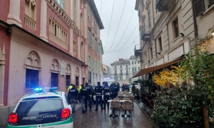 Dà in escandescenze in centro ad Alessandria: interviene la Polizia Locale