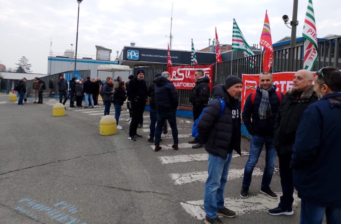 Sciopero e presidio alla Ppg di Quattordio contro il licenziamento di 31 lavoratori