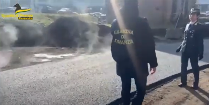 La Guardia di Finanza di Tortona scopre la truffa dell’asfalto. Denunciate otto persone