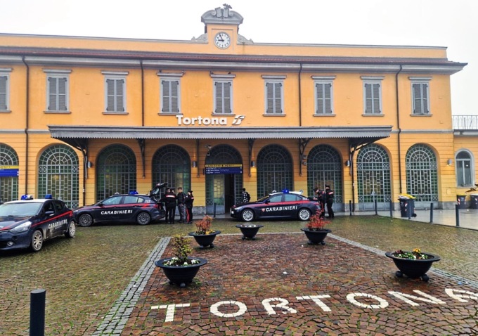 Tortona, controlli dei Carabinieri alla stazione, un arresto per spaccio