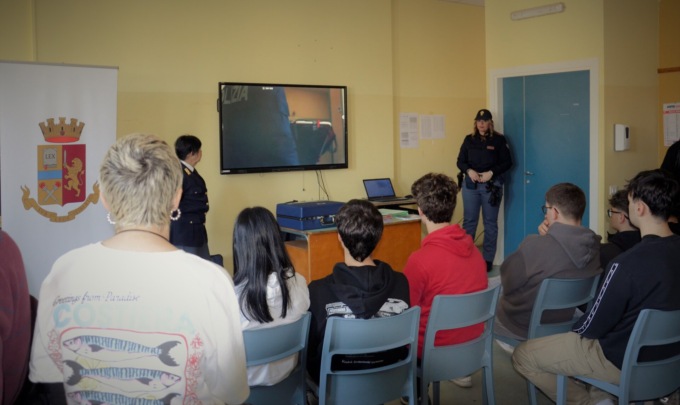 La Polizia di Alessandria al Salone dell’Orientamento ad Acqui Terme