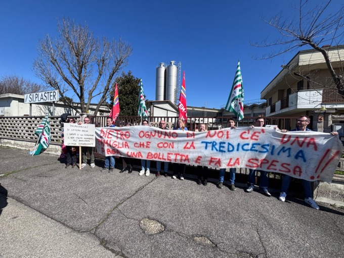 Sciopero dei dipendenti Silplaster di Casale Monferrato: rischio licenziamenti