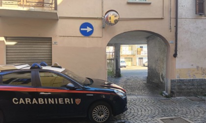 Banchette, trentenne in prognosi riservata dopo essere stato accoltellato