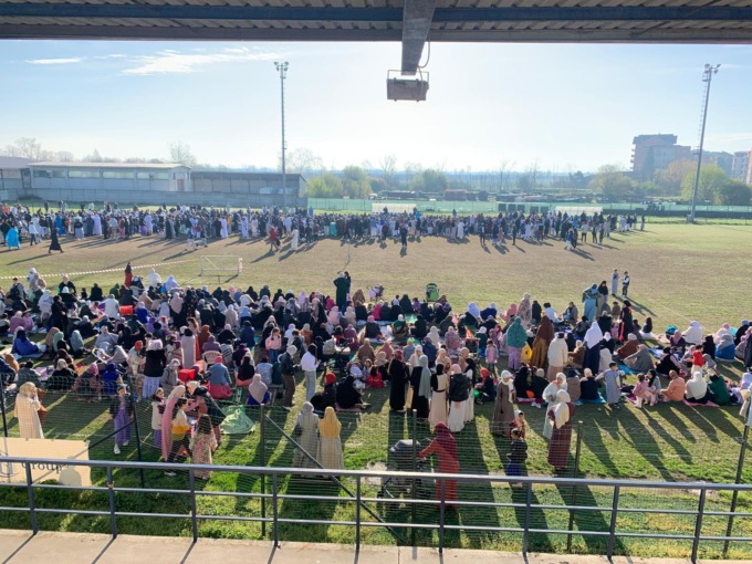 Alessandria, la preghiera per la fine del Ramadan al Cattaneo