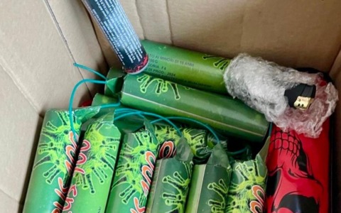 Tre tonnellate di fuochi d’artificio sequestrate dalla Guardia di Finanza di Torino