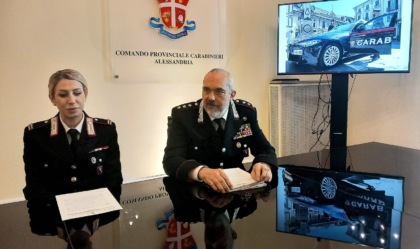Aggredito dopo aver cantato “Bella ciao” in un bar ad Alessandria: Carabinieri denunciano 57enne