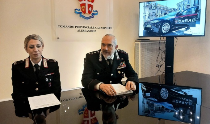 Aggredito dopo aver cantato “Bella ciao” in un bar ad Alessandria: Carabinieri denunciano 57enne