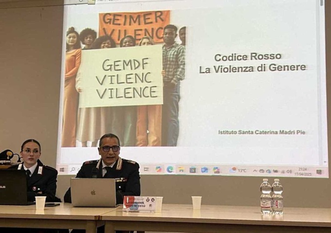 Carabinieri ospiti e relatori di un incontro sulla violenza di genere ad Ovada
