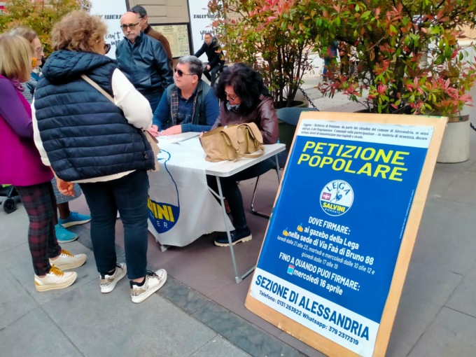 Lega: ad Alessandria ultimi giorni dei gazebo per la raccolta firme su decoro e sicurezza urbana