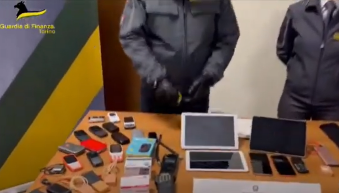 Patenti false: un vero affare che porta in carcere altre tre persone a Torino