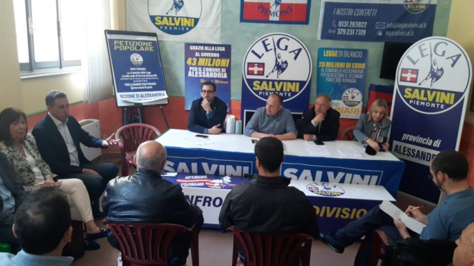 La Lega raccoglie 500 firme per chiedere migliori condizioni di vita ad Alessandria