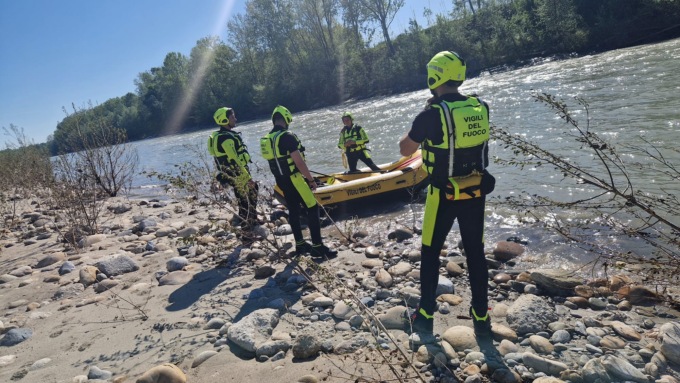 Anche i Vigili del fuoco di Alessandria impegnati nelle ricerche del ragazzo disperso nel fiume Tanaro