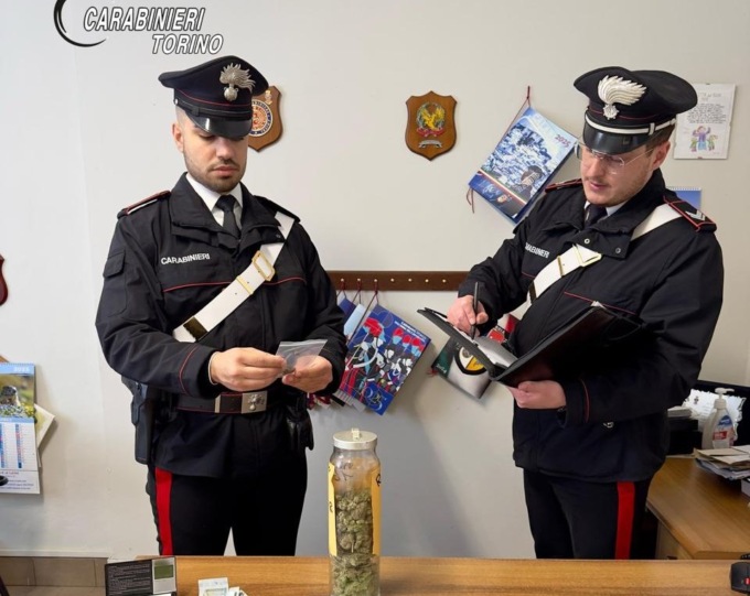 Rivarolo Canavese: padre e figlio trovati in casa con oltre mezzo chilo tra hashish e marijuana